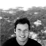 ayuda en clases para niños en el colegio